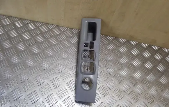 KIA Sorento Front door window switch trim 