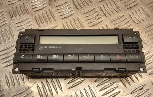 Volkswagen PASSAT B5.5 Climate control unit 5HB008139