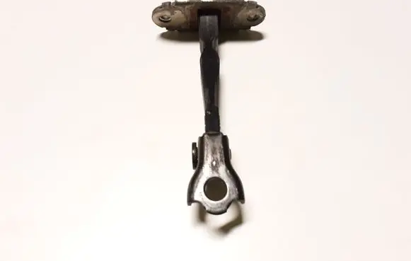 Nissan X-Trail T30 Rear door check strap stopper