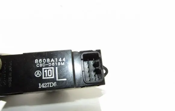 Mitsubishi Pajero Electric window control switch 8608A144