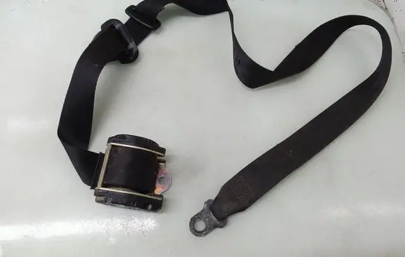 Volkswagen Transporter - Caravelle T4 Rear seatbelt 703857812