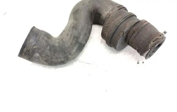 Volkswagen Transporter - Caravelle T4 Intercooler hose/pipe 701145762A