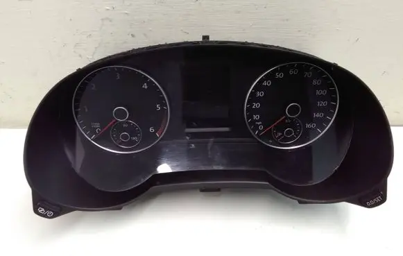 Volkswagen Sharan Speedometer (instrument cluster) 7N0920970Q