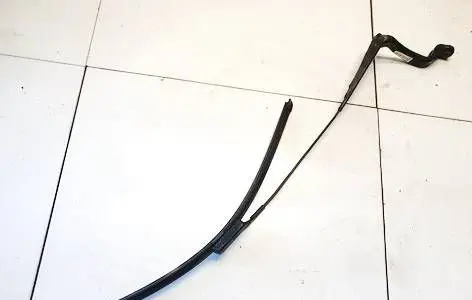 Front wiper blade arm