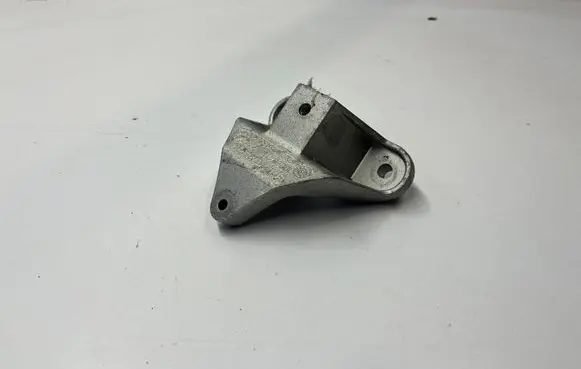 BMW X5 E70 Steering rack mounting bracket 7137353