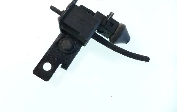 Volkswagen Golf III Turbo solenoid valve 028906283F