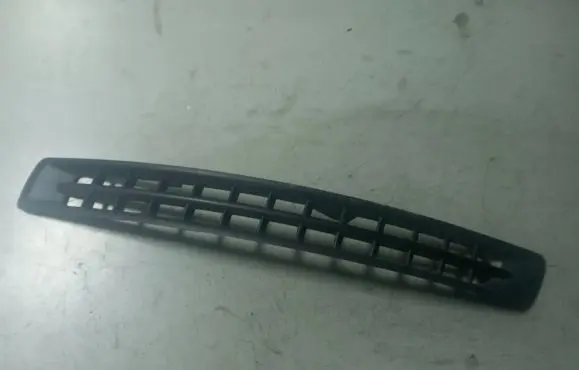 Volvo XC90 Front bumper lower grill 30678953