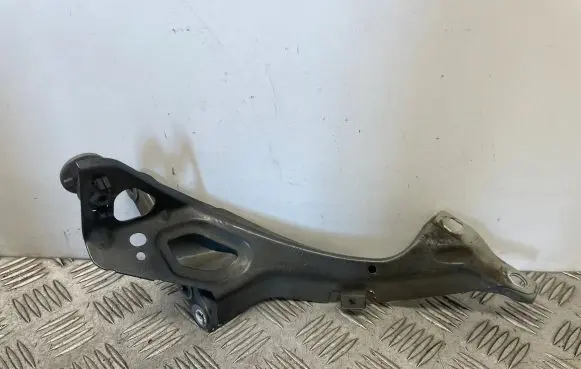 Audi A6 S6 C7 4G Fender mounting bracket 4G0821136A 4G0805816