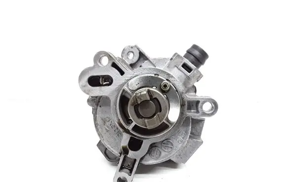 Volvo V40 Vacuum pump 31316688