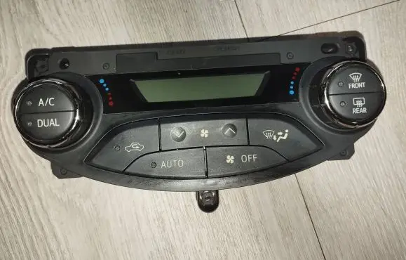 Toyota Yaris Climate control unit 559000D340 1160655 45288008