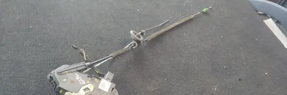 Ford Explorer Front door lock BB5A7821812AA