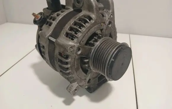 Toyota Avensis T250 Generator/alternator