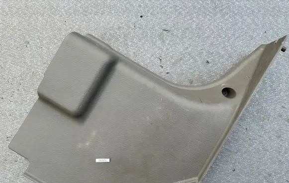 Nissan Patrol Y61 Other sill/pillar trim element 66900VB000