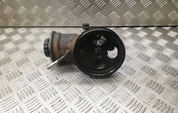 Toyota Corolla Verso AR10 Power steering pump 12180 U5G11855