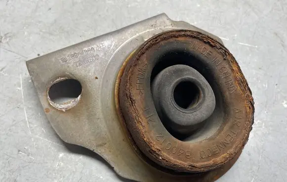Muffler mount bracket/holder