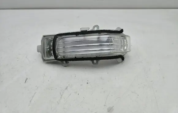 Toyota Auris 150 Mirror indicator light 5802001
