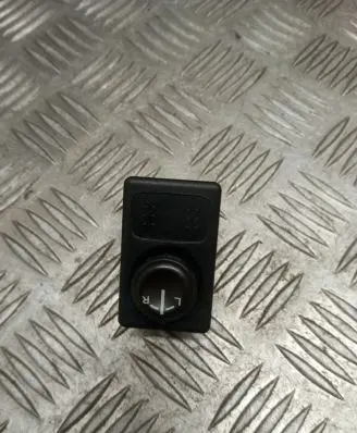 Nissan Almera Tino Wing mirror switch