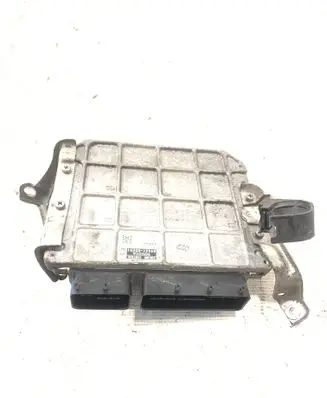 Toyota Auris 150 Engine control unit/module 8966102E51 MB2753000220