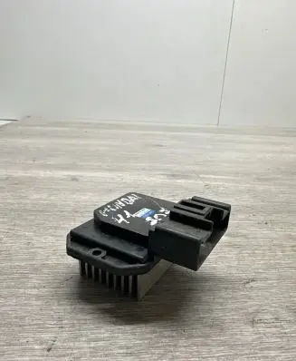 Hyundai H-1, Starex, Satellite Heater blower motor/fan resistor 4993002121