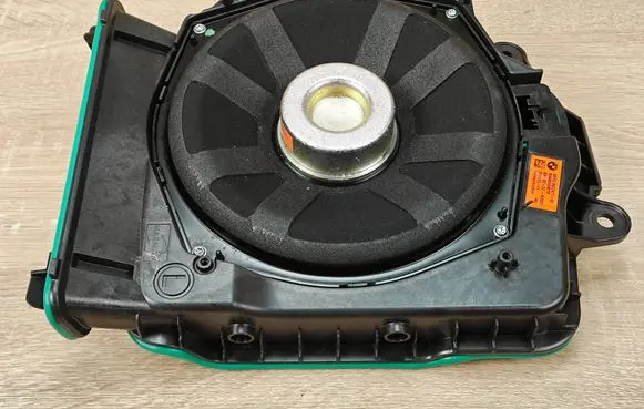 BMW 8 G16 Subwoofer speaker 2622471