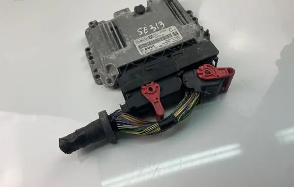 Ford Focus Engine control unit/module BV6112A650C