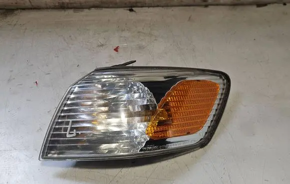 Toyota Camry Front indicator light