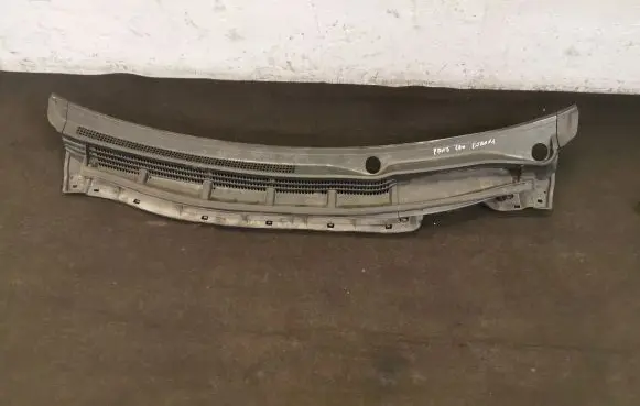 Toyota Prius (XW30) Wiper trim 5578147090