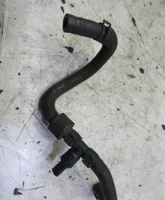 Volkswagen PASSAT B7 Engine coolant pipe/hose