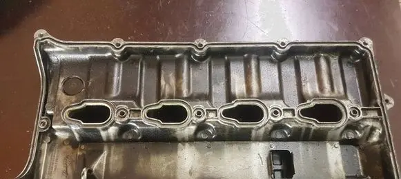KIA Sorento Rocker cam cover