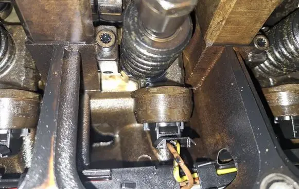 Skoda Fabia Mk2 (5J) Fuel injector