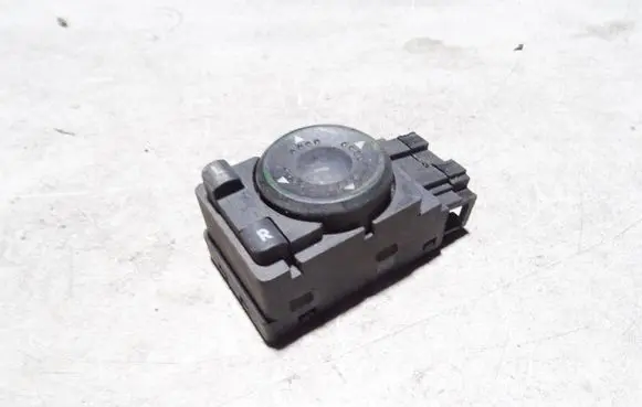 Volkswagen PASSAT B5 Wing mirror switch 3B1959565