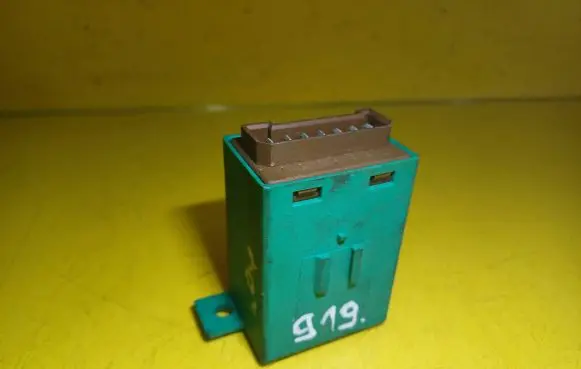 Peugeot 406 Window control relay 9637525180