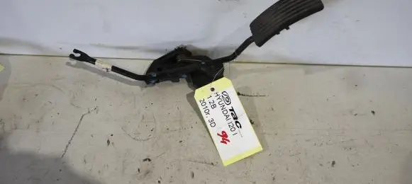 Hyundai i20 (PB PBT) Accelerator throttle pedal