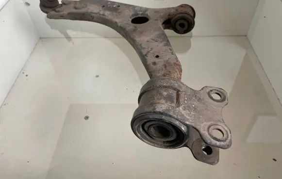 Volvo V50 Front lower control arm/wishbone