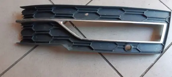 Skoda Octavia Mk4 Front bumper lower grill 5E3807682C