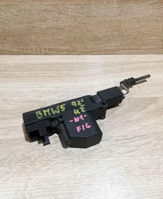 BMW 7 E32 Central locking motor 8351288
