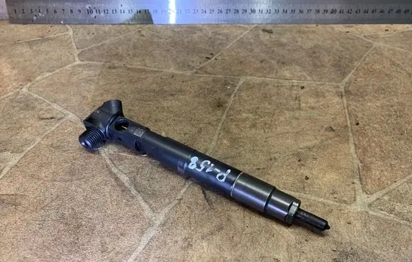 Mercedes-Benz E W212 Fuel injector A6510702887