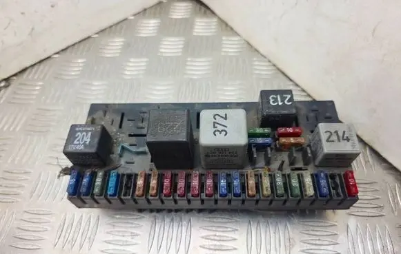 Audi Cabriolet B3 8G Fuse module 443941822B