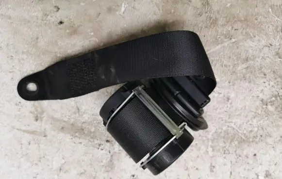 Mini One - Cooper Coupe R56 Front seatbelt