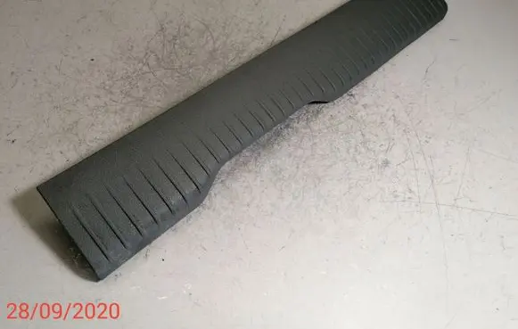 Jeep Grand Cherokee (WK) Other trunk/boot trim element 5JQ21BD5AB