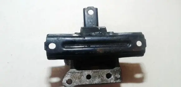 Engine mount bracket