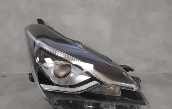 Toyota Yaris Headlight/headlamp LampaYarisIII