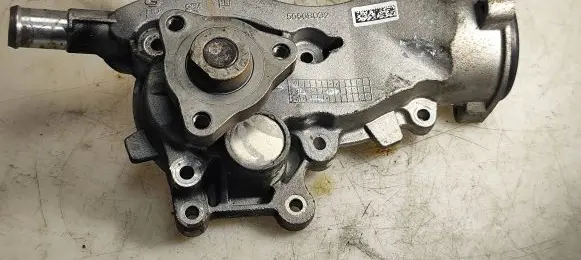 Opel Cascada Water pump 55568032