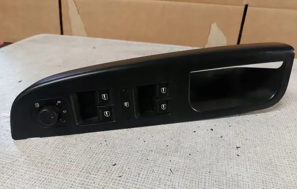 Volkswagen Golf SportWagen Electric window control switch 1K4868049C
