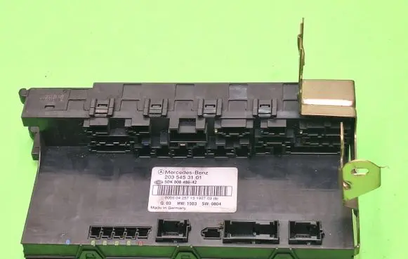 Mercedes-Benz C W203 Fuse module 2035453101 5DK00848642