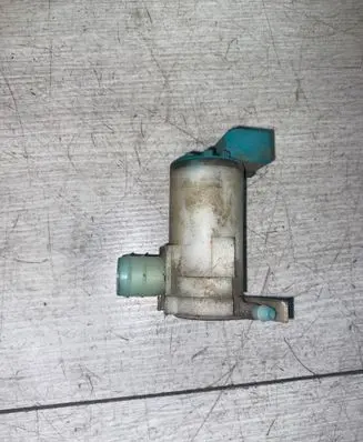 Nissan X-Trail T30 Windscreen/windshield washer pump 22246161