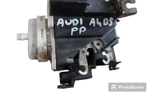 Audi A4 S4 B5 8D Front door lock 8D1837016E