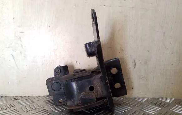 Toyota Corolla E120 E130 Engine mount bracket 237227020