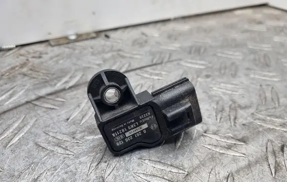 Mazda CX-7 Air pressure sensor 0261230129 L3K9