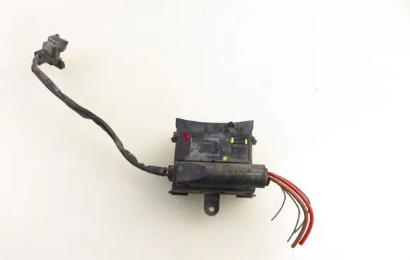 Opel Vectra C Coolant fan relay 1379151